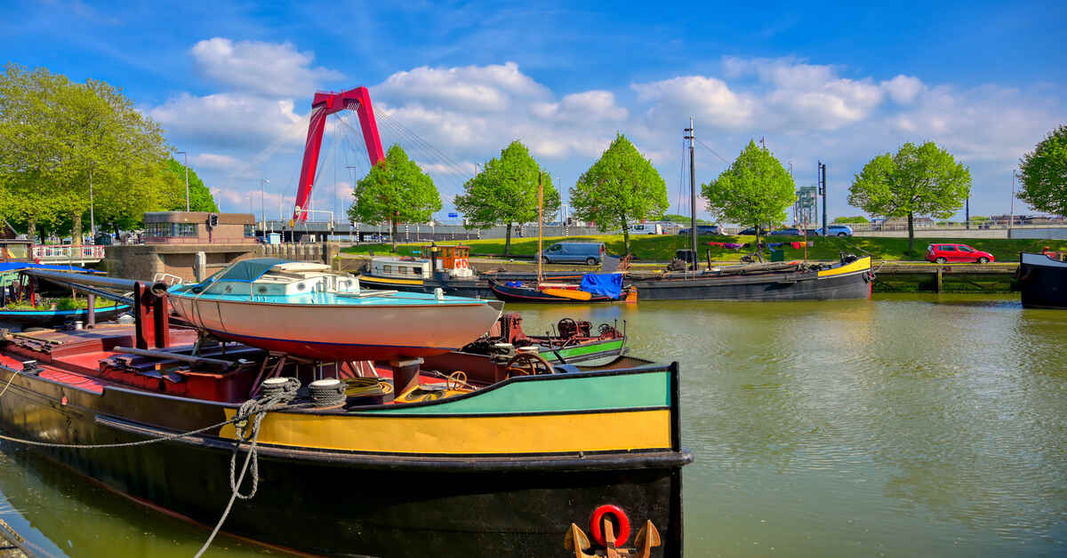 What’s the Best Way to Plan Authentic Canal Boat Tours?