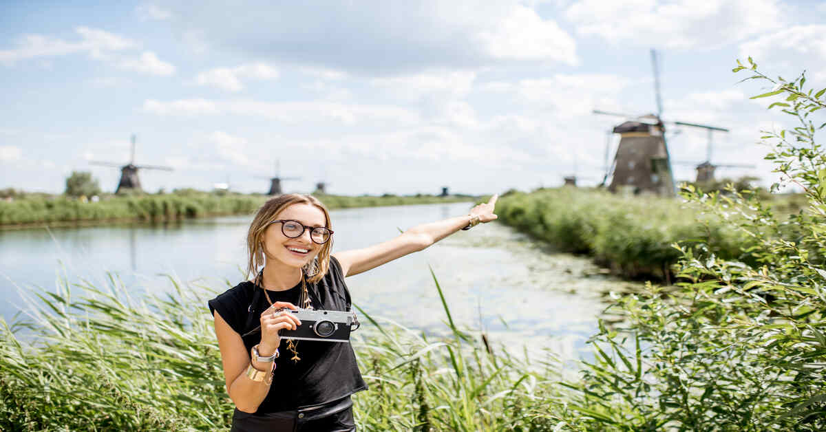 How Can Travelers Practice Sustainable Tourism in Holland?